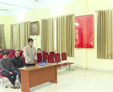 Viện KSND -TAND huyện Gia Lâm phối hợp xét xử lưu động 03 vụ án sản xuất,...