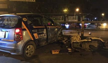 Khởi tố vụ taxi gây tai nạn nghiêm trọng trên cầu vượt