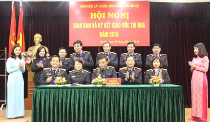 Các đơn vị ngành Kiểm sát Thủ đô ký kết giao ước Thi đua năm 2016