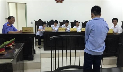 Phòng 2 VKS Hà Nội phối hợp với Tòa án Hà Nội tổ chức phiên tòa rút...