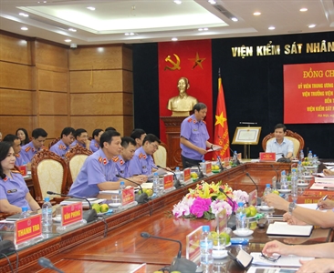 Viện trưởng Viện KSND Tối cao cùng Đoàn công tác thăm và làm việc tại Viện...