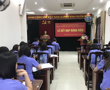 Lễ kết nạp Đảng chào mừng 127 năm ngày sinh của Chủ tịch Hồ Chí Minh