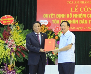 Viện KSND thành phố Hà Nội chúc mừng tân Phó Chánh án TAND thành phố Hà Nội