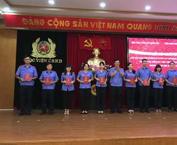 Lễ bế giảng lớp đào tạo, bồi dưỡng kỹ năng, lấy lời khai, phúc cung, hỏi...